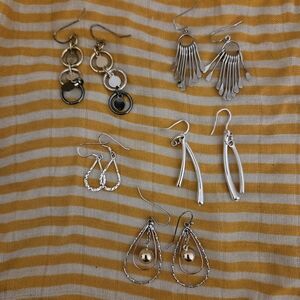 Elegant Earrings Set